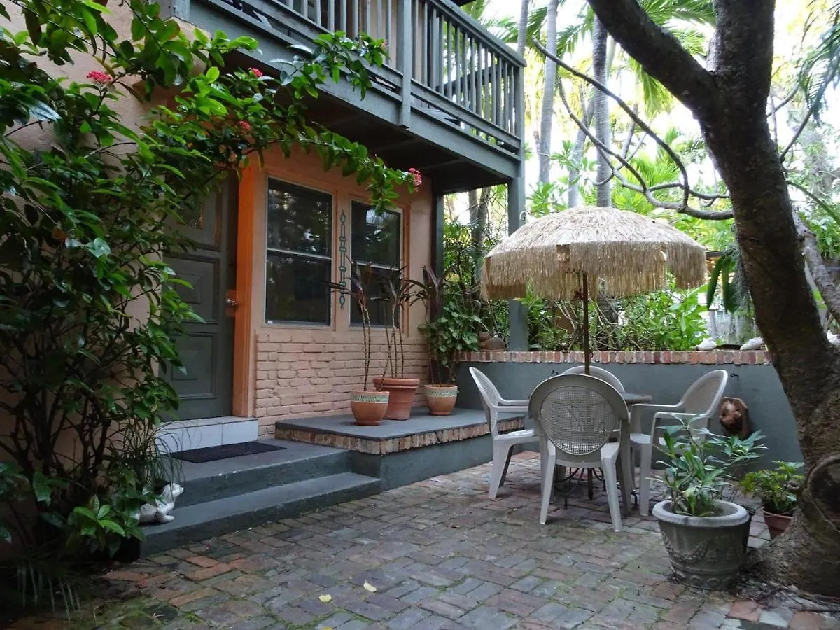 Suite Dreams Inn By The Beach Key West