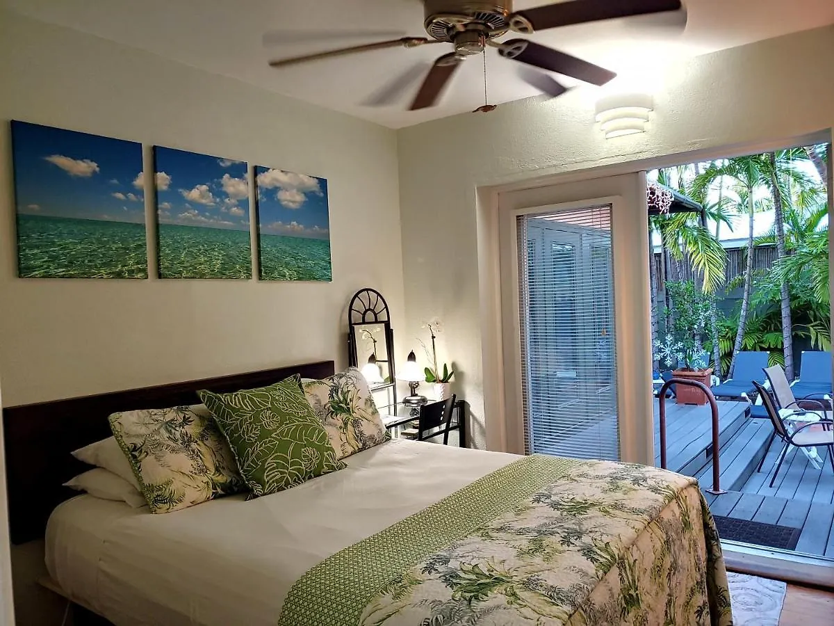 Bed & Breakfast Suite Dreams Inn By The Beach Key West