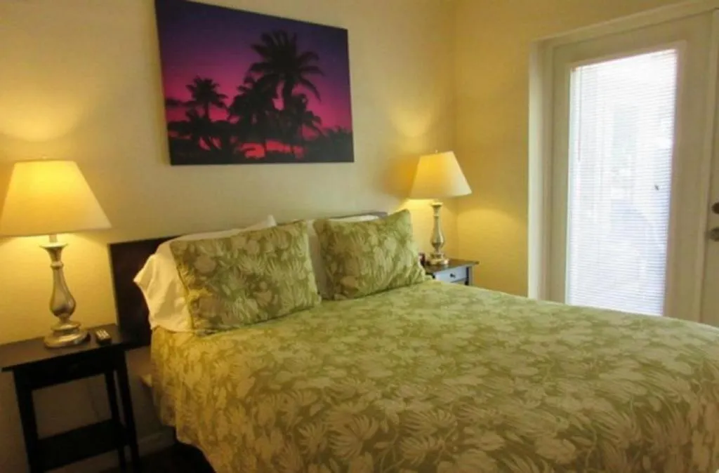 Suite Dreams Inn By The Beach Key West Bed & Breakfast